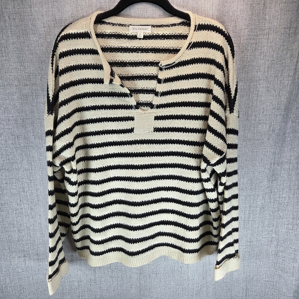 Blu Pepper Boxy Black/Cream Striped Split Neck Knit Sweater Large Lightweight